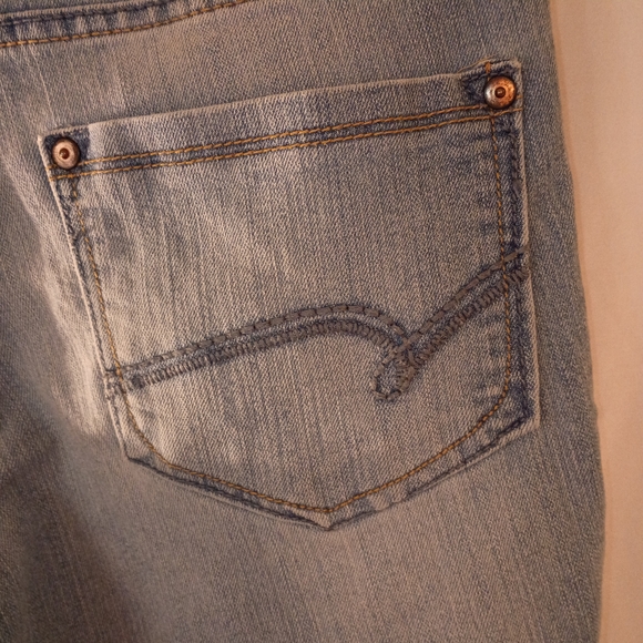 Faded Glory Light Blue Ankle Jeans - Picture 4 of 6